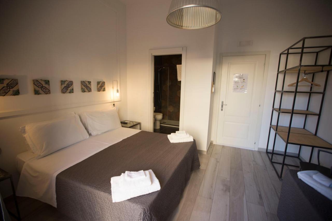 Borgo Vergini Garden B&B Napoli Dış mekan fotoğraf