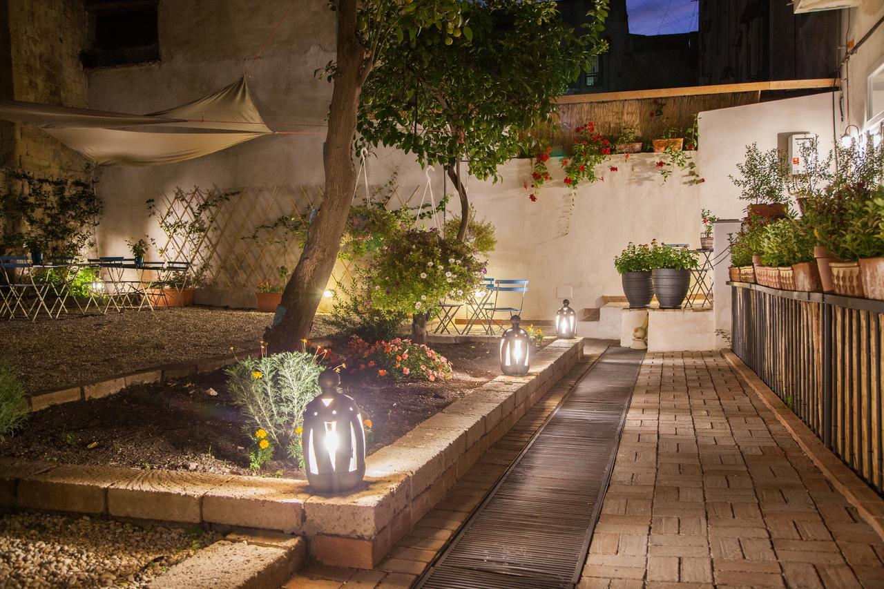 Borgo Vergini Garden B&B Napoli Dış mekan fotoğraf