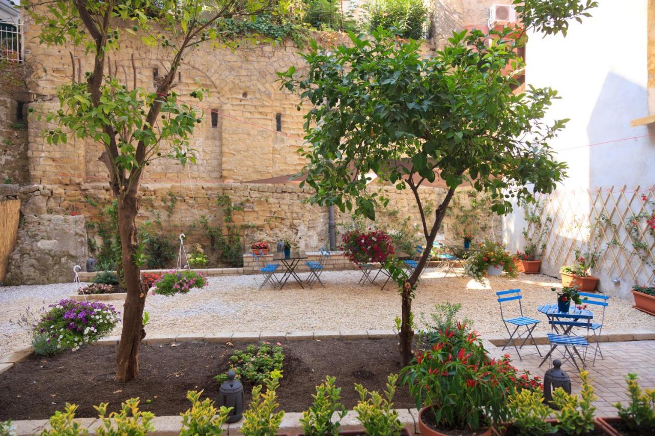 Borgo Vergini Garden B&B Napoli Dış mekan fotoğraf